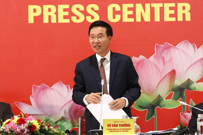 Đồng chí Võ Văn Thưởng, Ủy viên Bộ Chính trị, Bí thư Trung ương Đảng, Trưởng Ban Tuyên giáo Trung ương chủ trì buổi Họp báo. Đồng chí Võ Văn Thưởng, Ủy viên Bộ Chính trị, Bí thư Trung ương Đảng, Trưởng Ban Tuyên giáo Trung ương chủ trì buổi Họp báo.