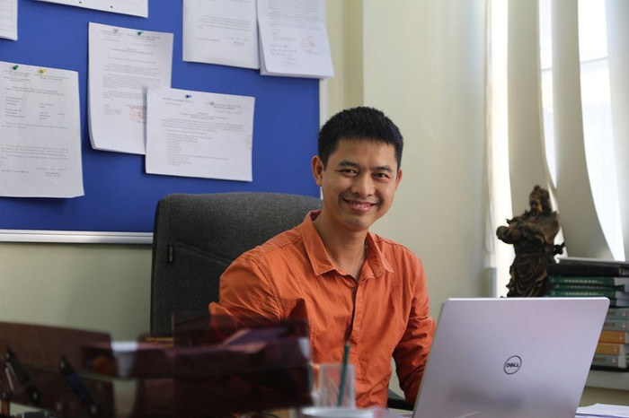 Tiến sĩ xã hội học Thân Trung Dũng - Giám đốc Trung tâm Đào tạo và Phát triển Tri thức – Viện Nghiên cứu Truyền thống và Phát triển (Ảnh: Nhân vật cung cấp) Tiến sĩ xã hội học Thân Trung Dũng - Giám đốc Trung tâm Đào tạo và Phát triển Tri thức – Viện Nghiên cứu Truyền thống và Phát triển (Ảnh: Nhân vật cung cấp)