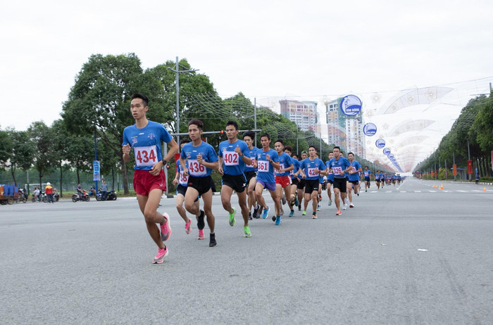 Giải thu hút gần 8000 người tham gia Giải thu hút gần 8000 người tham gia