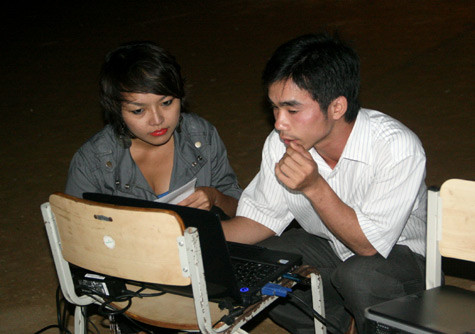 Công tác chuẩn bị cho phần biểu diễn của Thùy Linh chỉ đơn giản thế này!