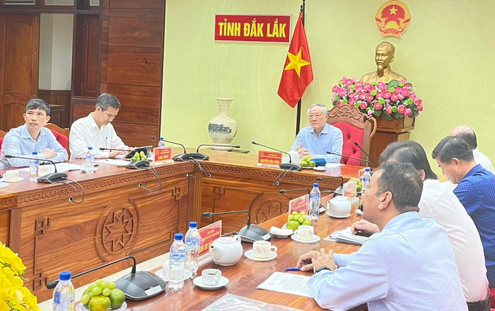 Phó Thủ tướng Thường trực Chính phủ Nguyễn Hòa Bình dự họp trực tuyến tại điểm cầu Đắk Lắk. Phó Thủ tướng Thường trực Chính phủ Nguyễn Hòa Bình dự họp trực tuyến tại điểm cầu Đắk Lắk.