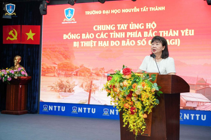 Tiến sĩ Nguyễn Mai Lan – Bí thư đảng ủy, Chủ tịch hội đồng Trường chia sẻ những đau thương mất mát do thiên tai gây ra cho đồng bào nhân dân miền Bắc NTTU-5-3-1024x683.jpg