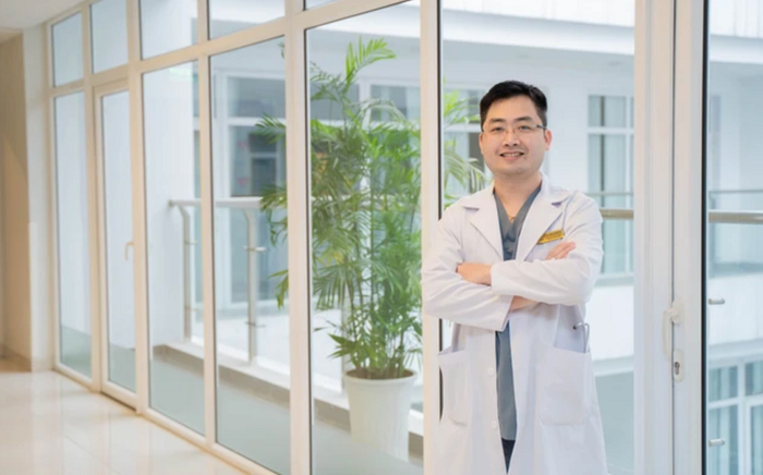 Tiến sĩ, Bác sĩ Đặng Quang Huy – “bác sĩ nội soi thắp sáng trái tim” với hơn 2.500 ca phẫu thuật tim, trong đó có hơn 600 ca nội soi tim toàn bộ. Anh 1.png
