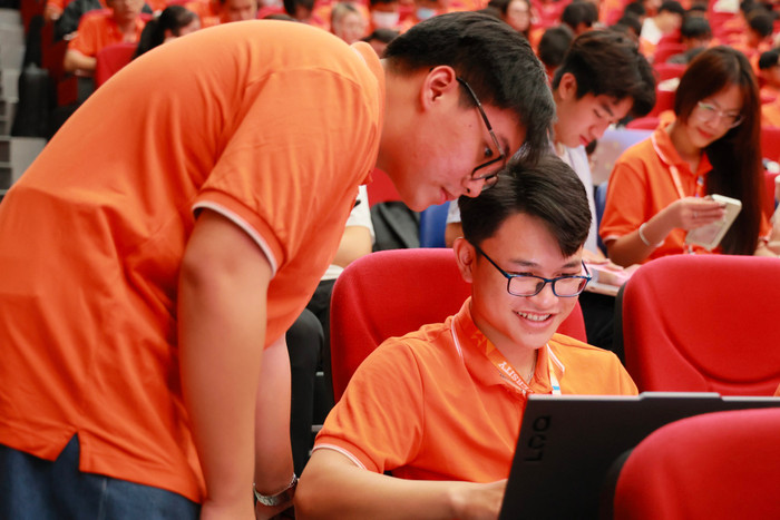 Tân sinh viên Trường Đại học FPT hào hứng thực hành các kỹ năng sử dụng AI. TCBC OR AI K20 Anh 2.1.jpeg