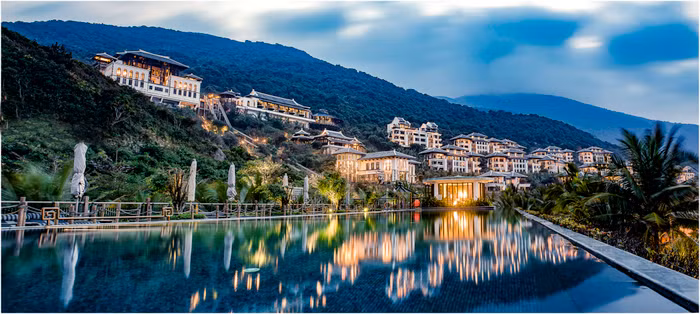 InterContinental Danang Sun Peninsula Resort 4 lần liên tiếp đạt giải resort sang trọng nhất thế giới của WTA (3).jpg