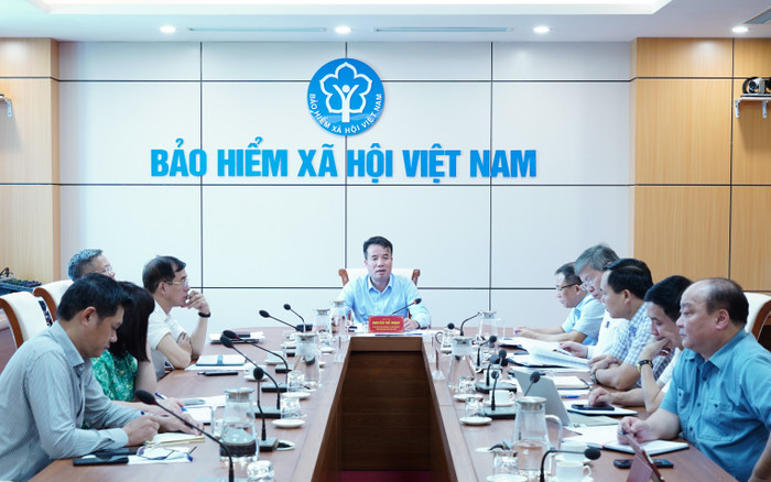 Tổng Giám đốc Bảo hiểm xã hội Việt Nam Nguyễn Thế Mạnh chỉ đạo tại buổi làm việc. TGĐ Nguyễn Thế Mạnh chỉ đạo tại buổi làm việc sáng 16.9.JPG