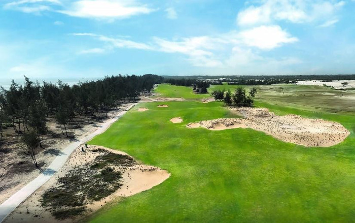 Hố 15 sân gôn Golden Sands Golf Resort brg3.jpg