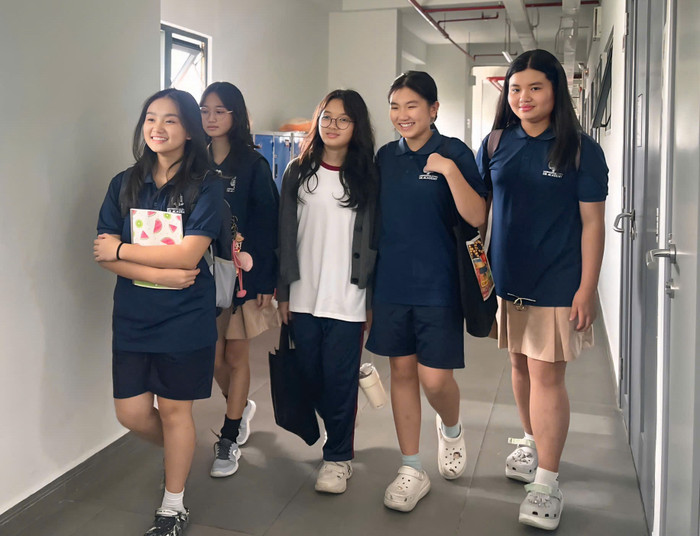Mô hình học tập này không chỉ giúp học sinh phát triển toàn diện mà còn giảm bớt sự căng thẳng khi các em không phải ngồi một chỗ trong lớp. Mô hình học tập này không chỉ giúp học sinh phát triển toàn diện mà còn giảm bớt sự căng thẳng khi các em không phải ngồi một chỗ trong lớp.jpg