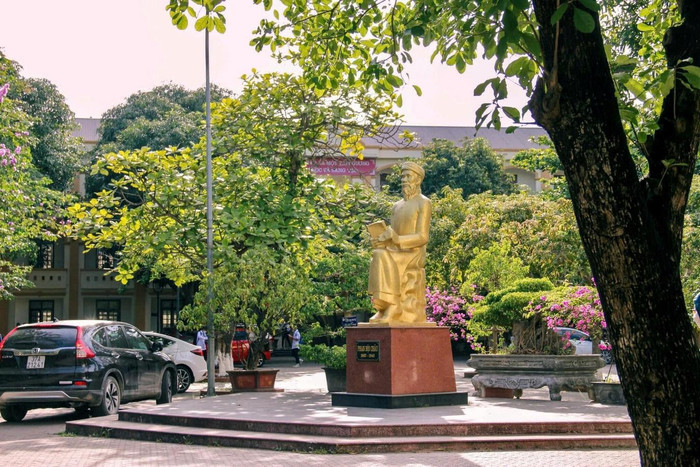 Hình ảnh quen thuộc của mỗi học sinh trường Phan. phan2.jpg