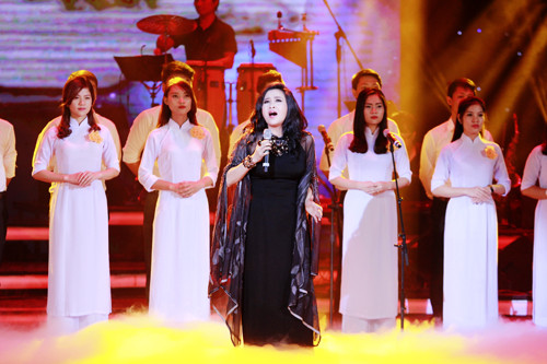 Diva Thanh Lam cảm xúc với ca khúc "Màu hoa đỏ" của cha, cố nhạc sĩ Thuận Yến Diva Thanh Lam cảm xúc với ca khúc "Màu hoa đỏ" của cha, cố nhạc sĩ Thuận Yến