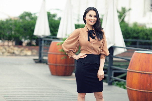 Hiện tại, ngoài thời gian chăm lo cho tổ ấm bé nhỏ, cô phụ giúp ông xã kinh doanh. Trong các event do công ty chồng tổ chức, Diệu Hương còn đảm nhận vai trò MC. Hiện tại, ngoài thời gian chăm lo cho tổ ấm bé nhỏ, cô phụ giúp ông xã kinh doanh. Trong các event do công ty chồng tổ chức, Diệu Hương còn đảm nhận vai trò MC.