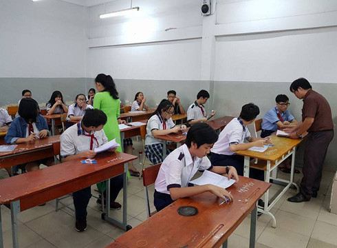 Học sinh làm bài thi tuyển sinh vào lớp 10 ở Thành phố Hồ Chí Minh (ảnh: P.L) Học sinh làm bài thi tuyển sinh vào lớp 10 ở Thành phố Hồ Chí Minh (ảnh: P.L)