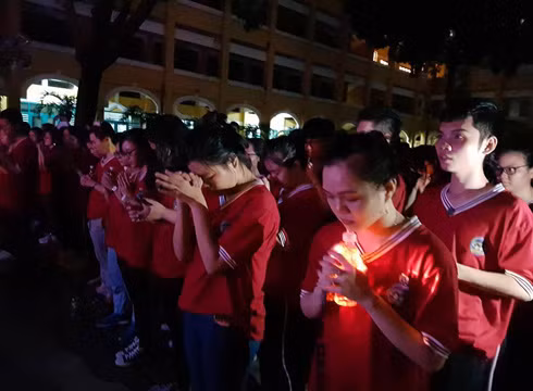 Cùng nhau ước nguyện những điều tốt đẹp nhất cho tuổi 18 sắp đến với các em (ảnh: P.L)