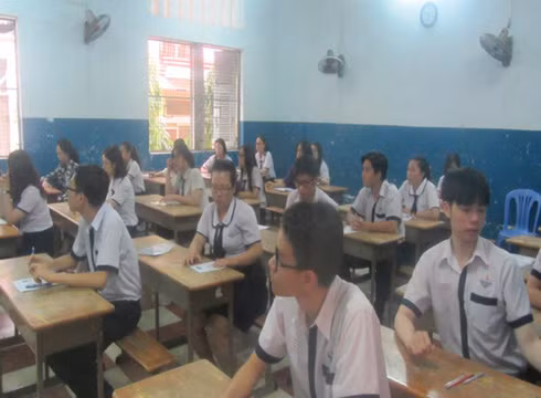Thí sinh làm bài thi trung học phổ thông quốc gia năm 2017 ở Thành phố Hồ Chí Minh (Ảnh minh họa: P.L) Thí sinh làm bài thi trung học phổ thông quốc gia năm 2017 ở Thành phố Hồ Chí Minh (Ảnh minh họa: P.L)