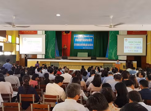 Tập huấn ban lãnh đạo các điểm thi trung học phổ thông quốc gia năm 2018 ở thành phố (ảnh: P.L)