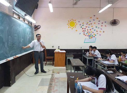 Học sinh khối 12 Trường Trưng Vương trong giờ ôn tập trước khi thi trung học phổ thông quốc gia (ảnh: P.L)