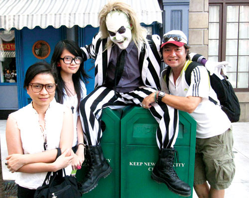 Gia đình Ngọc Hiệp – Thanh Danh và cô con gái Nguyễn Ngọc Như Quỳnh trong một chuyến du lich nước ngoài