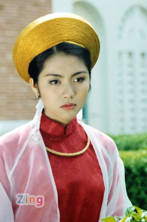 Mộng Huyền của Hà Tăng vì chữ hiếu với song thân, đành chấp nhận chia tay người yêu của mình, để kết hôn cùng anh chủ hãng nước mắm nổi tiếng ở Phan Thiết. Mộng Huyền của Hà Tăng vì chữ hiếu với song thân, đành chấp nhận chia tay người yêu của mình, để kết hôn cùng anh chủ hãng nước mắm nổi tiếng ở Phan Thiết.