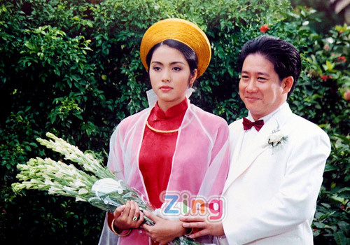Vào vai Mộng Huyền, Hà Tăng lần đầu được khoác lên mình chiếc áo cưới. Sau này, cô còn nhiều lần diện váy cưới trong các bộ phim cũng như bộ ảnh thời trang khác nhưng với nhiều người, hình ảnh Hà Tăng buồn rười rượi khi phải lấy một người không phải là người mình thương yêu trong Hàn Mặc Tử vẫn để lại nhiều cảm xúc nhất. Vào vai Mộng Huyền, Hà Tăng lần đầu được khoác lên mình chiếc áo cưới. Sau này, cô còn nhiều lần diện váy cưới trong các bộ phim cũng như bộ ảnh thời trang khác nhưng với nhiều người, hình ảnh Hà Tăng buồn rười rượi khi phải lấy một người không phải là người mình thương yêu trong Hàn Mặc Tử vẫn để lại nhiều cảm xúc nhất.