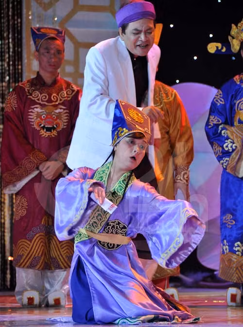 Quốc Anh rất cảm tình với ê-kíp làm Gặp nhau cuối năm. Quốc Anh rất cảm tình với ê-kíp làm Gặp nhau cuối năm.