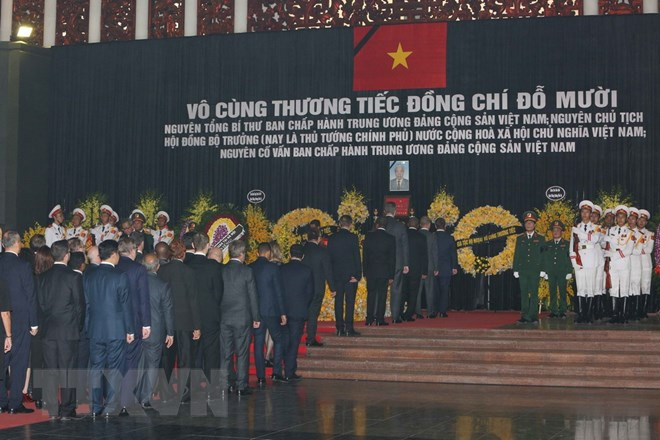 Đã có hơn 1500 đoàn tới viếng Nguyên Tổng Bí thư Đỗ Mười trong ngày 6/10 Đã có hơn 1500 đoàn tới viếng Nguyên Tổng Bí thư Đỗ Mười trong ngày 6/10