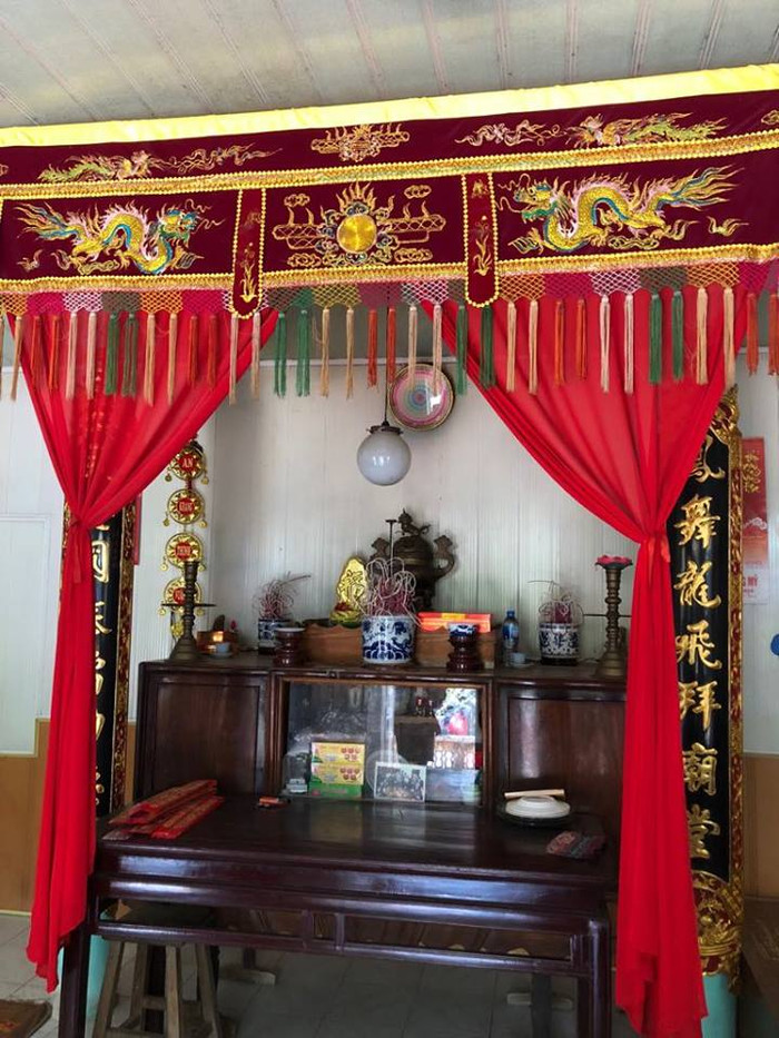 Bàn thờ tổ tiên trong nhà thờ gia đình nguyên Tổng Bí thư Đỗ Mười.