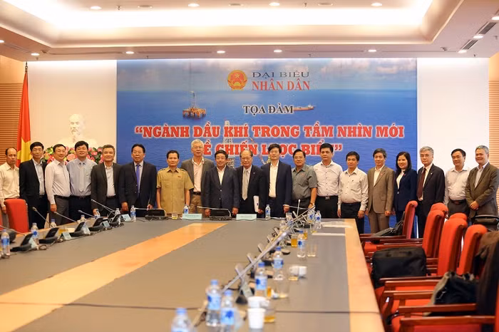 Các đại biểu tham dự buổi tọa đàm.