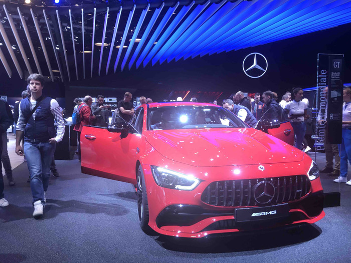 Paris Motor Show cũng được giới mộ điệu thích thú khi là nơi được lắng nghe và chiêm ngưỡng hành trình ra đời của mỗi thương hiệu. Paris Motor Show cũng được giới mộ điệu thích thú khi là nơi được lắng nghe và chiêm ngưỡng hành trình ra đời của mỗi thương hiệu.