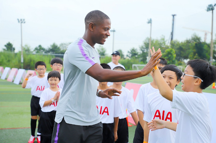 Sự kiện thu hút trên 800 bạn nhỏ có độ tuổi 9 - 12 tham gia trải nghiệm cùng 02 huấn luyện viên Anton Blackwood & Shaun Harris đến từ Câu lạc bộ Tottenham Hotspur. Sự kiện thu hút trên 800 bạn nhỏ có độ tuổi 9 - 12 tham gia trải nghiệm cùng 02 huấn luyện viên Anton Blackwood & Shaun Harris đến từ Câu lạc bộ Tottenham Hotspur.