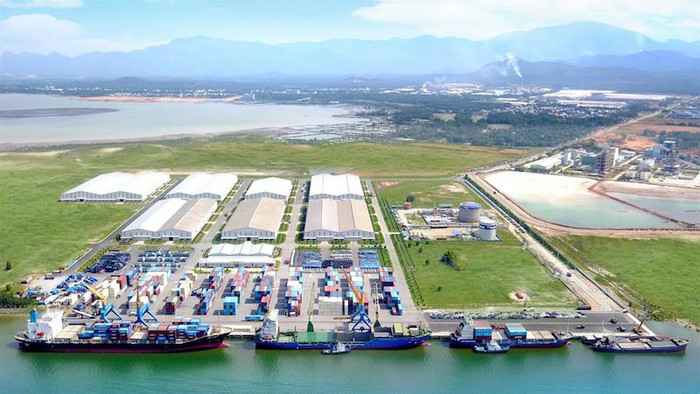 Cảng Chu Lai - nơi xuất khẩu sản phẩm Thaco sang thị trường nước ngoài Cảng Chu Lai - nơi xuất khẩu sản phẩm Thaco sang thị trường nước ngoài