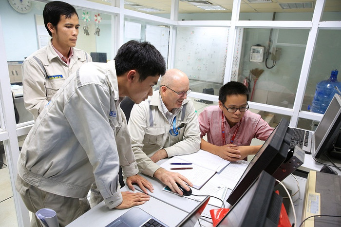 Chuyên gia BSR trợ giúp kỹ sư vận hành Nhà máy Nhiên liệu sinh học Dung Quất Chuyên gia BSR trợ giúp kỹ sư vận hành Nhà máy Nhiên liệu sinh học Dung Quất