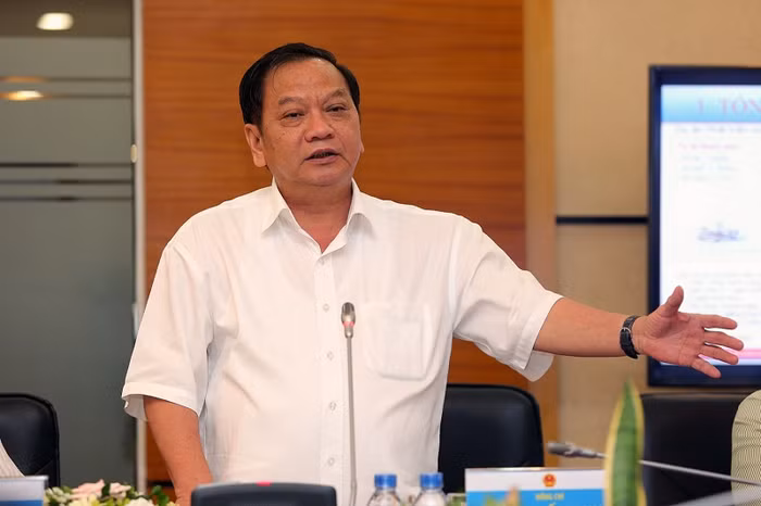 Bí thư Thành ủy, Trưởng đoàn Đại biểu Quốc hội thành phố Cần Thơ Trần Quốc Trung phát biểu tại buổi làm việc