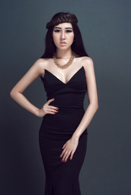 Huỳnh Thúy Anh sẽ có một vai diễn chân thực nhưng đầy gợi cảm. Huỳnh Thúy Anh sẽ có một vai diễn chân thực nhưng đầy gợi cảm.