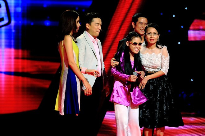 Một trong những tiết mục của tập 1 "Giọng hát Việt nhí 2014" gây xúc động