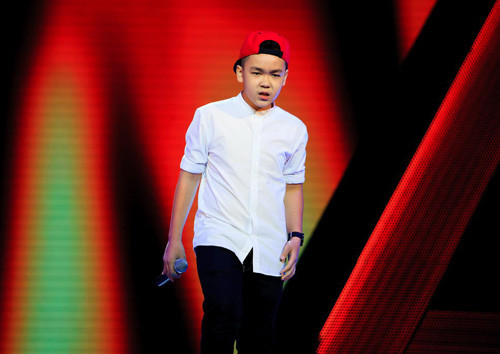 Đức Anh biểu diễn ấn tượng với tiết mục "Dậy mà đi"