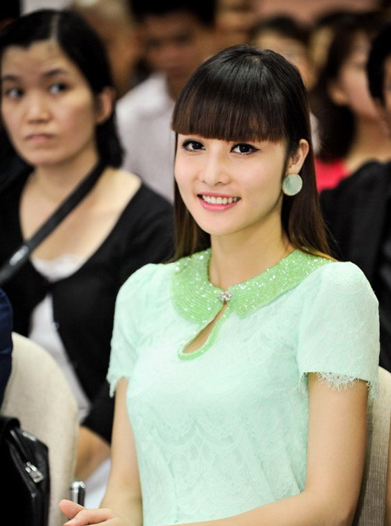 Liệu “Tình hoa muống biển” sẽ là bộ phim đầu tay của Hoa hậu Triệu Thị Hà để cô bước chân vào môn nghệ thuật thứ bảy này? Liệu “Tình hoa muống biển” sẽ là bộ phim đầu tay của Hoa hậu Triệu Thị Hà để cô bước chân vào môn nghệ thuật thứ bảy này?