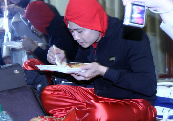 Khá bất ngờ, Tự Long không vào vai Táo, mà đóng vai Thổ địa.