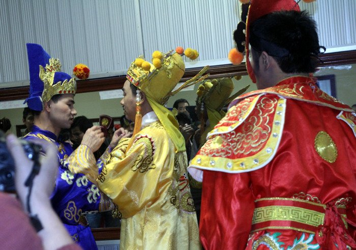 Năm nay, Táo Quân có nhân tố mới, chính là vai diễn Thiên Lôi 'mặt đen' do ca sỹ Minh Quân đóng.