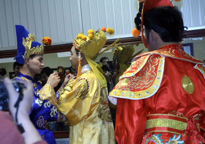 Năm nay, Táo Quân có nhân tố mới, chính là vai diễn Thiên Lôi 'mặt đen' do ca sỹ Minh Quân đóng.
