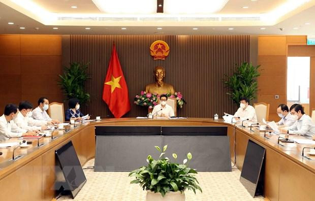 Phó Thủ tướng Vũ Đức Đam phát biểu chỉ đạo về chuẩn bị chiến dịch tiêm vaccine phòng COVID-19, tiếp cận, đàm phán nhập khẩu vaccine và các dự án nghiên cứu, đầu tư sản xuất vaccine trong nước. (Ảnh: Phạm Kiên/TTXVN) Phó Thủ tướng Vũ Đức Đam phát biểu chỉ đạo về chuẩn bị chiến dịch tiêm vaccine phòng COVID-19, tiếp cận, đàm phán nhập khẩu vaccine và các dự án nghiên cứu, đầu tư sản xuất vaccine trong nước. (Ảnh: Phạm Kiên/TTXVN)