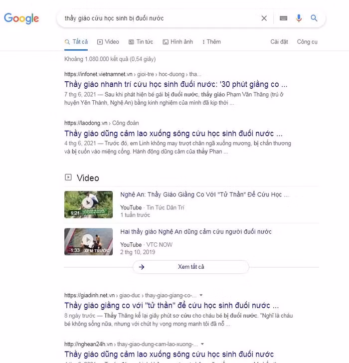 Ảnh chụp màn hình kết quả tìm kiếm trên google cụm từ “thầy giáo cứu học sinh bị đuối nước”. Ảnh chụp màn hình kết quả tìm kiếm trên google cụm từ “thầy giáo cứu học sinh bị đuối nước”.