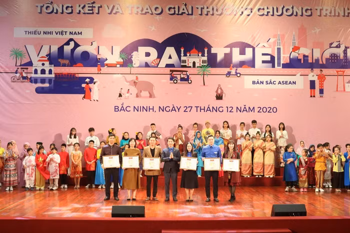 Lễ trao giải chương trình “Thiếu Nhi Việt Nam Vươn Ra Thế Giới” Lễ trao giải chương trình “Thiếu Nhi Việt Nam Vươn Ra Thế Giới”