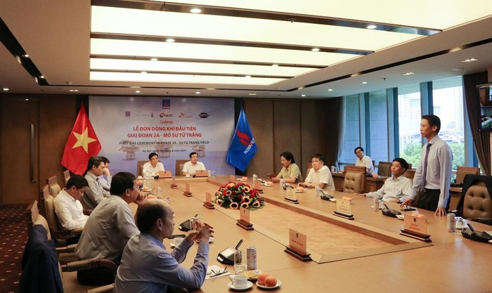 Các đại biểu tham dự tại đầu cầu Hà Nội Các đại biểu tham dự tại đầu cầu Hà Nội