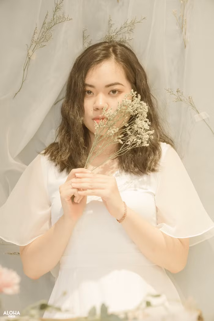 Từ học sinh chuyên văn, Ngọc Linh có niềm yêu thích với toán học và quyết định sẽ theo đuổi những ngành liên quan đến khoa học tự nhiên trong thời gian học tại Mỹ. Ảnh: Nhân vật cung cấp