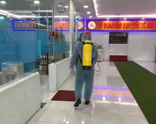 Trường liên cấp Nam Việt tổ chức khử khuẩn toàn bộ khuôn viên, phòng học phòng chống dịch bệnh (ảnh: CTV) Trường liên cấp Nam Việt tổ chức khử khuẩn toàn bộ khuôn viên, phòng học phòng chống dịch bệnh (ảnh: CTV)