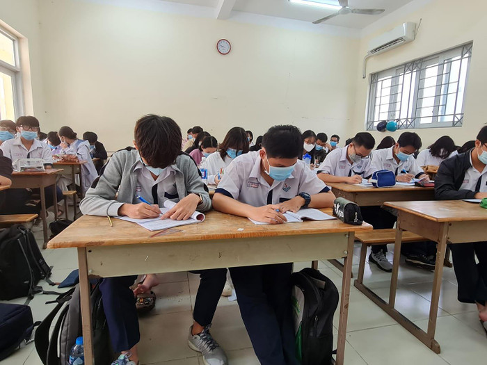 Học sinh đeo khẩu trang trong lớp học để phòng chống dịch bệnh Covid-19 (ảnh minh họa: P.L) Học sinh đeo khẩu trang trong lớp học để phòng chống dịch bệnh Covid-19 (ảnh minh họa: P.L)
