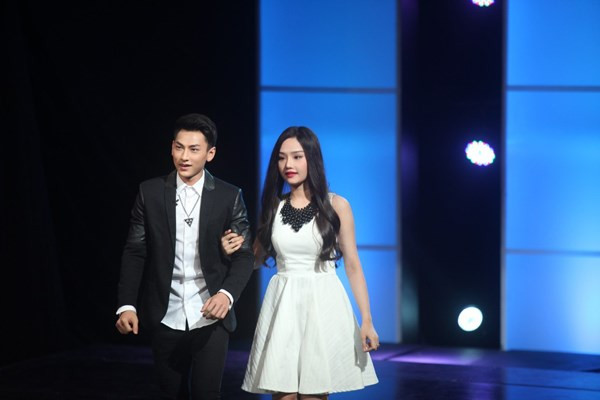 Miu Lê và Isaak giúp "Người bí ẩn" giữ vững vị trí quán quân tuần này Miu Lê và Isaak giúp "Người bí ẩn" giữ vững vị trí quán quân tuần này