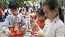 Lo học sinh, sinh viên dễ sa ngã trong ngày tết ảnh 2