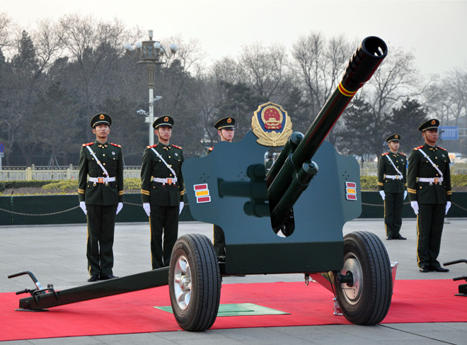 Khâu chuẩn bị nghi lễ bắn đại bác đã hoàn tất. Khâu chuẩn bị nghi lễ bắn đại bác đã hoàn tất.