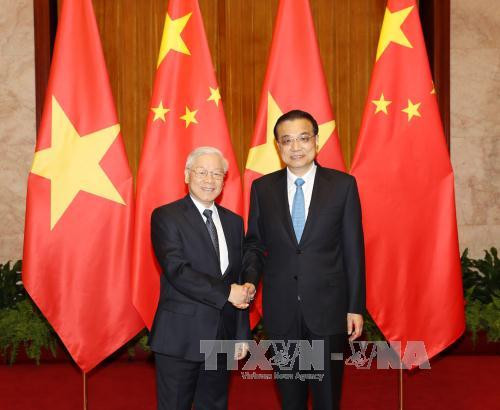 Tổng Bí thư Nguyễn Phú Trọng hội kiến với Uỷ viên Thường vụ Bộ Chính trị, Thủ tướng Quốc vụ viện Trung Quốc Lý Khắc Cường. (Ảnh: Trí Dũng/TTXVN) Tổng Bí thư Nguyễn Phú Trọng hội kiến với Uỷ viên Thường vụ Bộ Chính trị, Thủ tướng Quốc vụ viện Trung Quốc Lý Khắc Cường. (Ảnh: Trí Dũng/TTXVN)